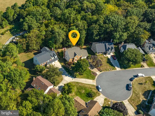 26 Griswold Ct, Sterling, VA 20165