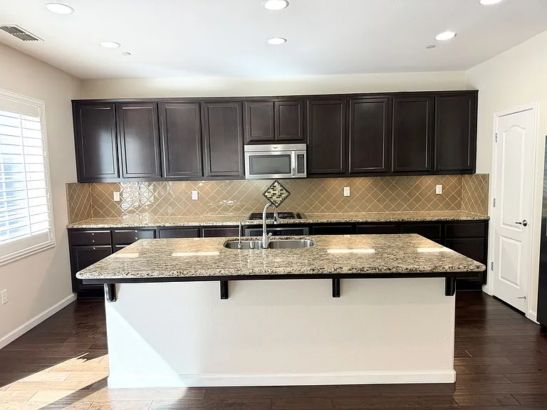 3508 Corsica Ct — Photo 5