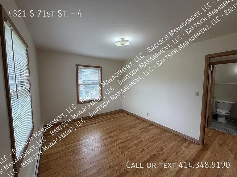 4321 S 71st St #4 — Photo 8