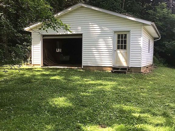 5th image of 136 S Rock Rd