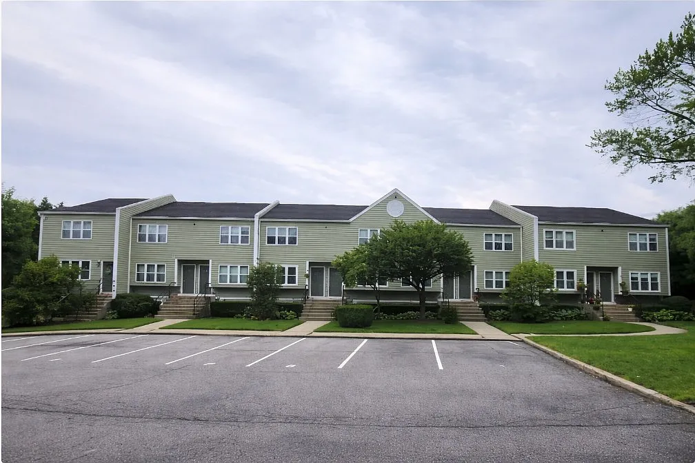 Building Photo - 40 Herb Hill Rd #I