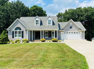 126 Stratford Pl, Dobson, NC 27017