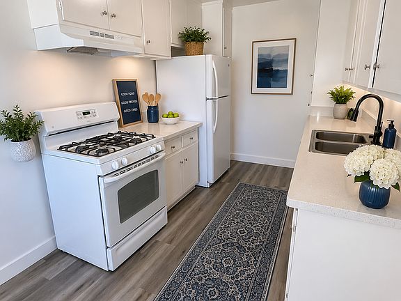 2nd image of 1750 Newport Ave APT 5