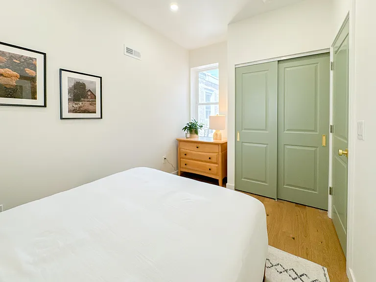 637 Belgrade St — Photo 34