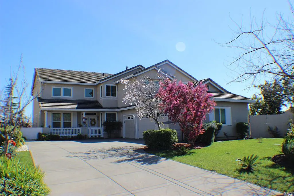 2405 High Pointe Ct photo 1