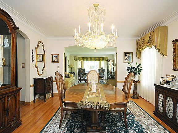 5th image of 6738 N Lockwood Ave
