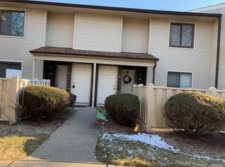 976 Skyline Dr, Coram, NY 11727