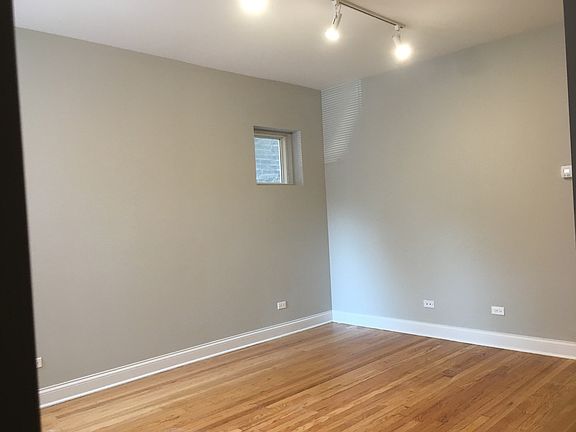 5th image of 5215 N Christiana Ave APT 1R