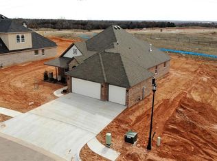 8900 Park Hills Dr, Arcadia, OK 73007