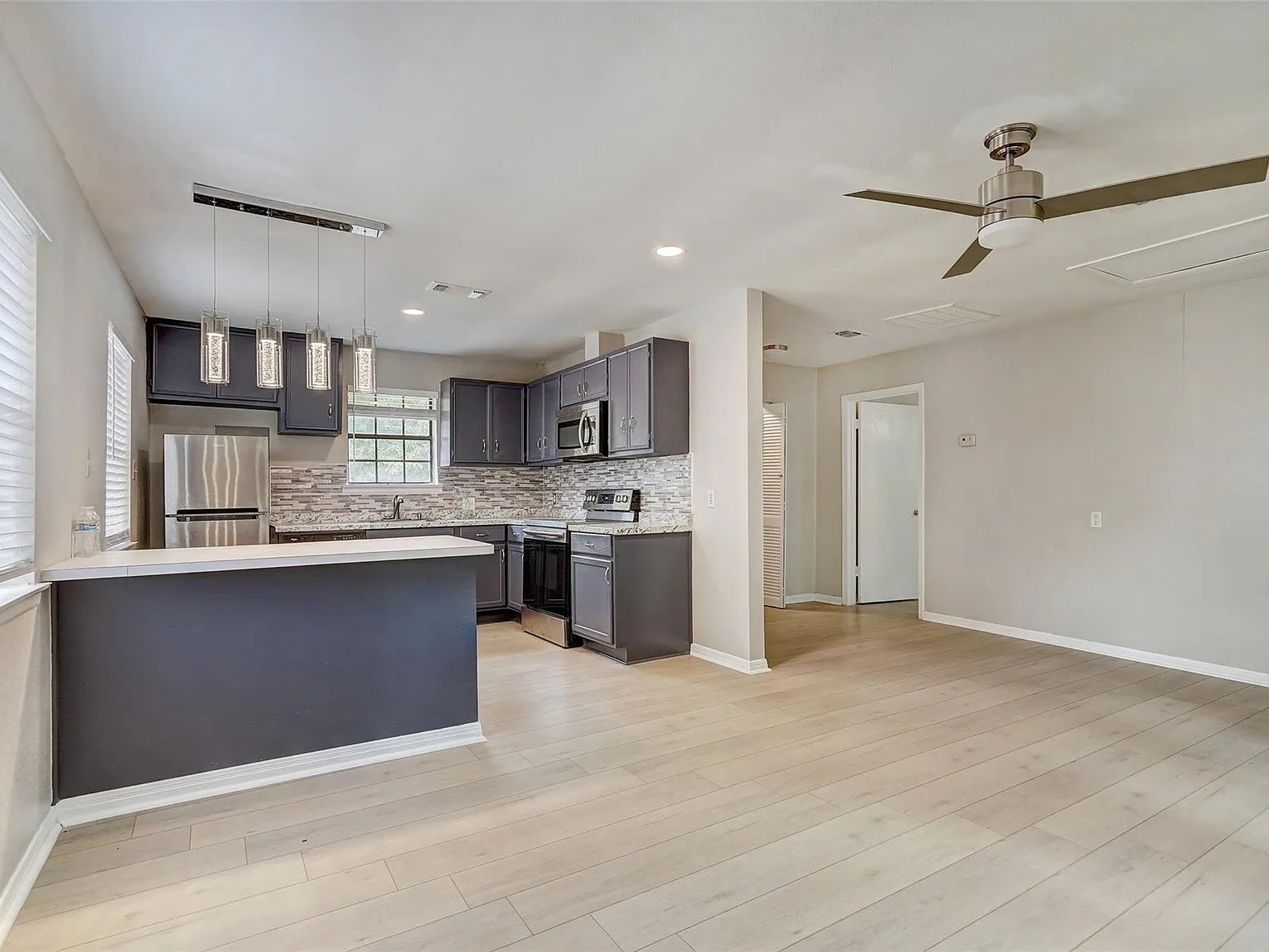 1 bed, 1.0 bath, 816 sqft, $1,600 — Photo 4