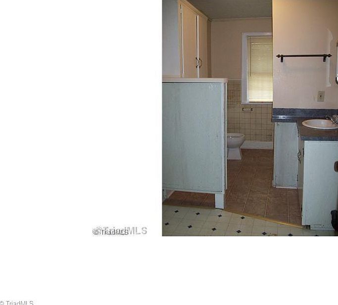 2nd image of 184 Cartner St