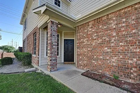 4567 Woodsboro Ln — Photo 2