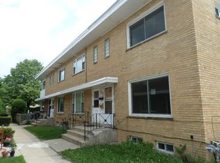 9018 Skokie Blvd #D, Skokie, IL 60077