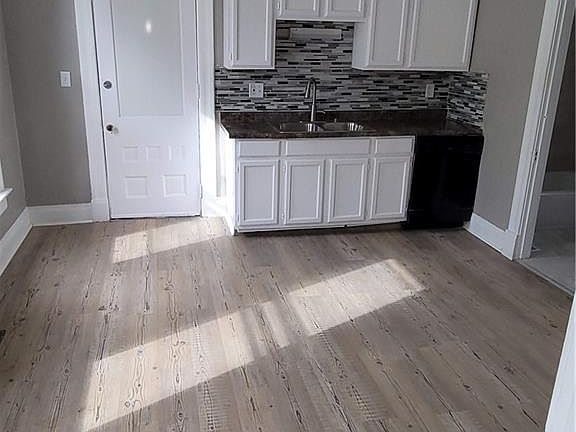 4th image of 15 Baltimore St