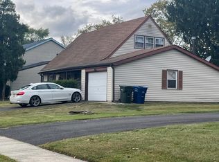 57 Gramercy Ln, Willingboro, NJ 08046