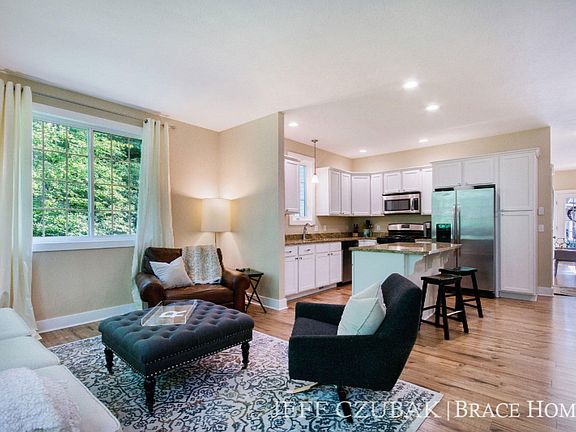 5th image of 4762 Shade Leaf Ln SE #16