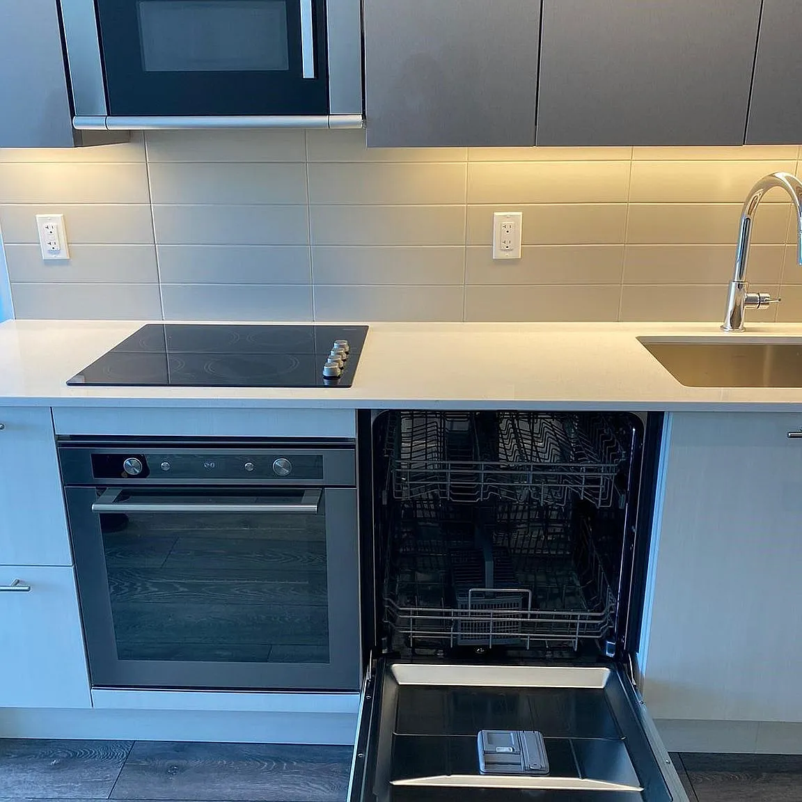 Studio, $1,950 — Photo 1