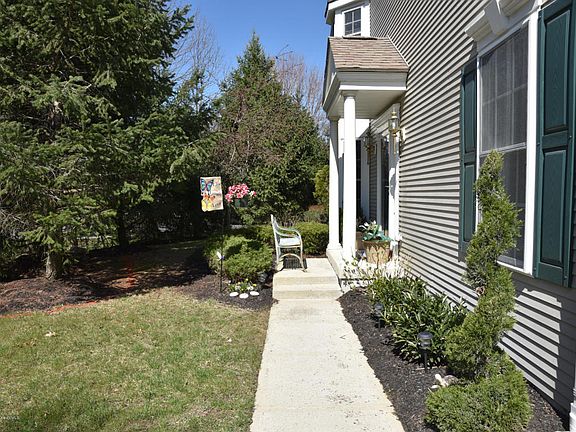 2nd image of 15 Ironwood Ct