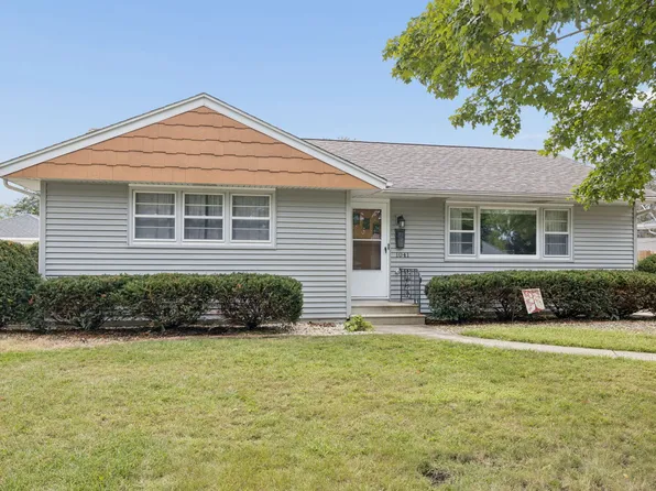 1041 E 8th St, Lockport, IL 60441