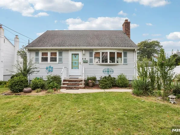 6 Summit Avenue, Waldwick, NJ 07463