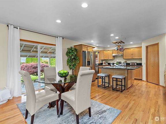 5th image of 229 Heather Drive