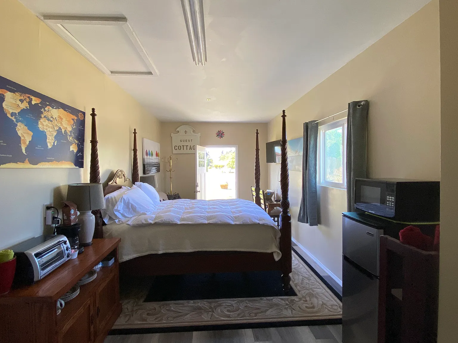 Studio, 250 sqft, $1,450 — Photo 2