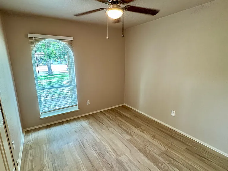 2801 W Springdale Cir — Photo 7