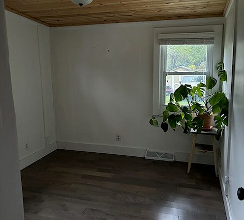 5th image of 15581 Meith St
