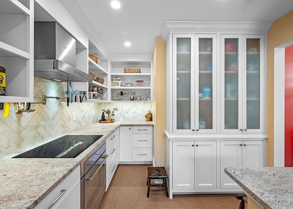 1st image of 10 Dalton Ave APT 2