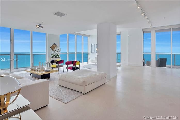 1st image of 50 S Pointe Dr #190203