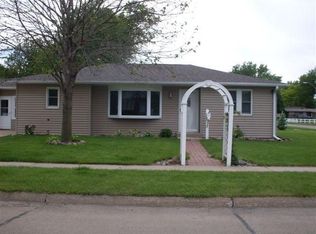 1361 Orchard Dr, Pella, IA 50219
