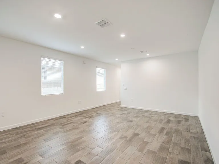 1749 W Stealth Ave — Photo 27