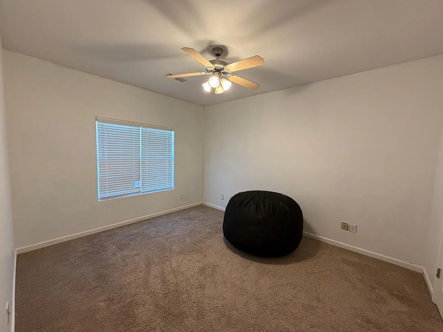 3 bed, 1694 sqft, $2,000 — Photo 4
