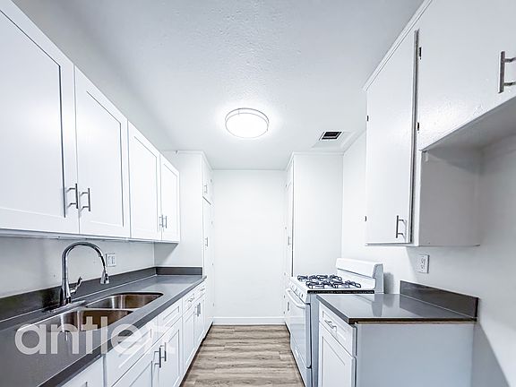4th image of 4511 Pinafore St #L28