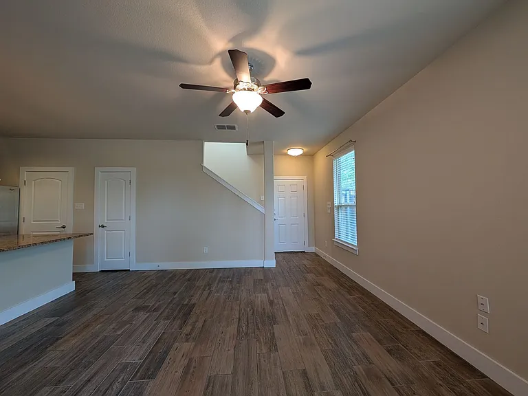 711 Gristmill Dr — Photo 7