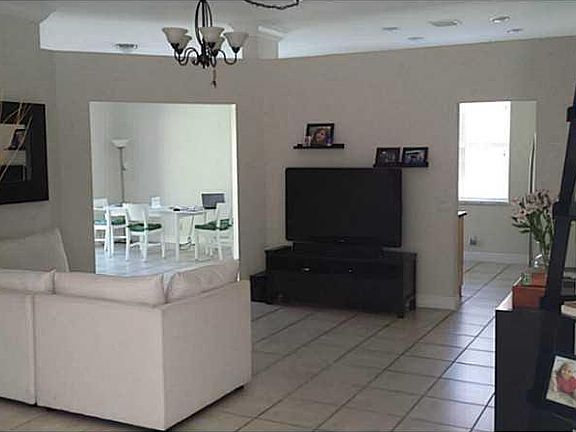 3rd image of 1544 Winterberry Ln