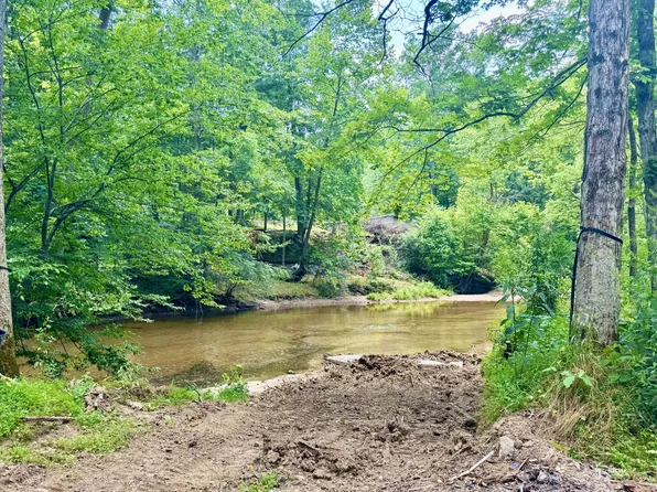 1080 Henley Rd, Ashland City, TN 37015