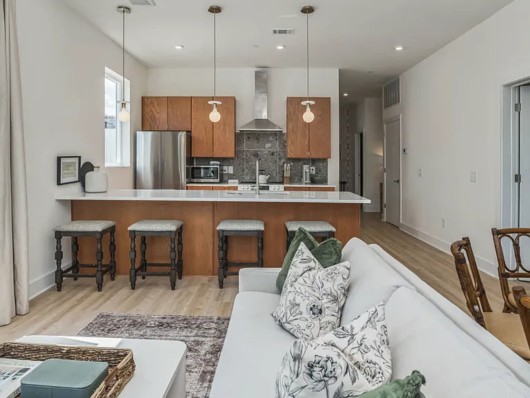 1310 Lischey Ave #201 — Photo 3