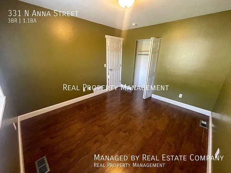 331 N Anna St — Photo 10