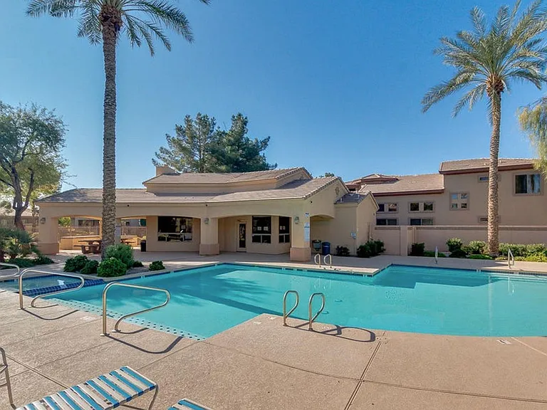 1833 W Periwinkle Way — Photo 44