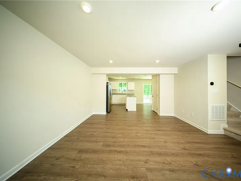 1121 Canterbury Ridge Rd — Photo 10