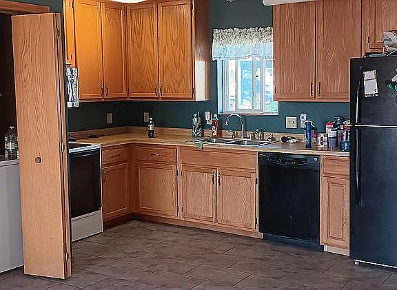 5th image of 500 Delevan Ct