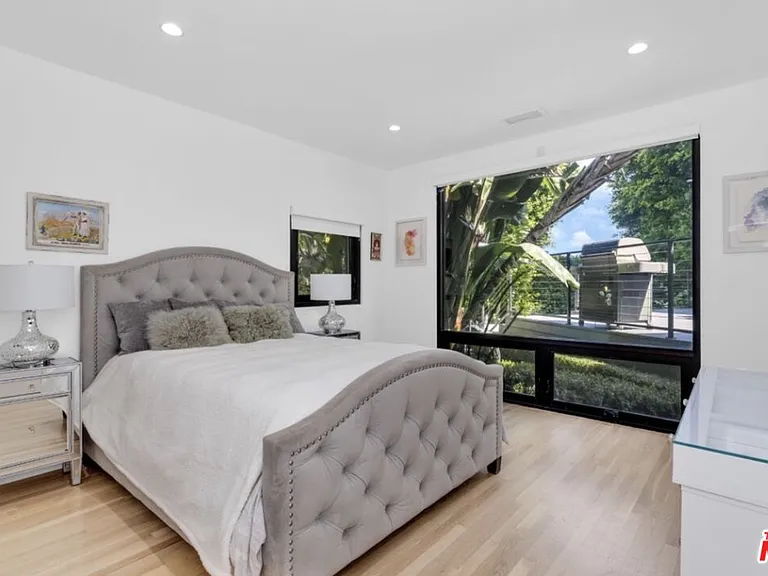 8516 Franklin Ave — Photo 19