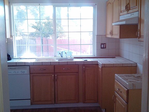 5th image of 740 Du Pont Dr