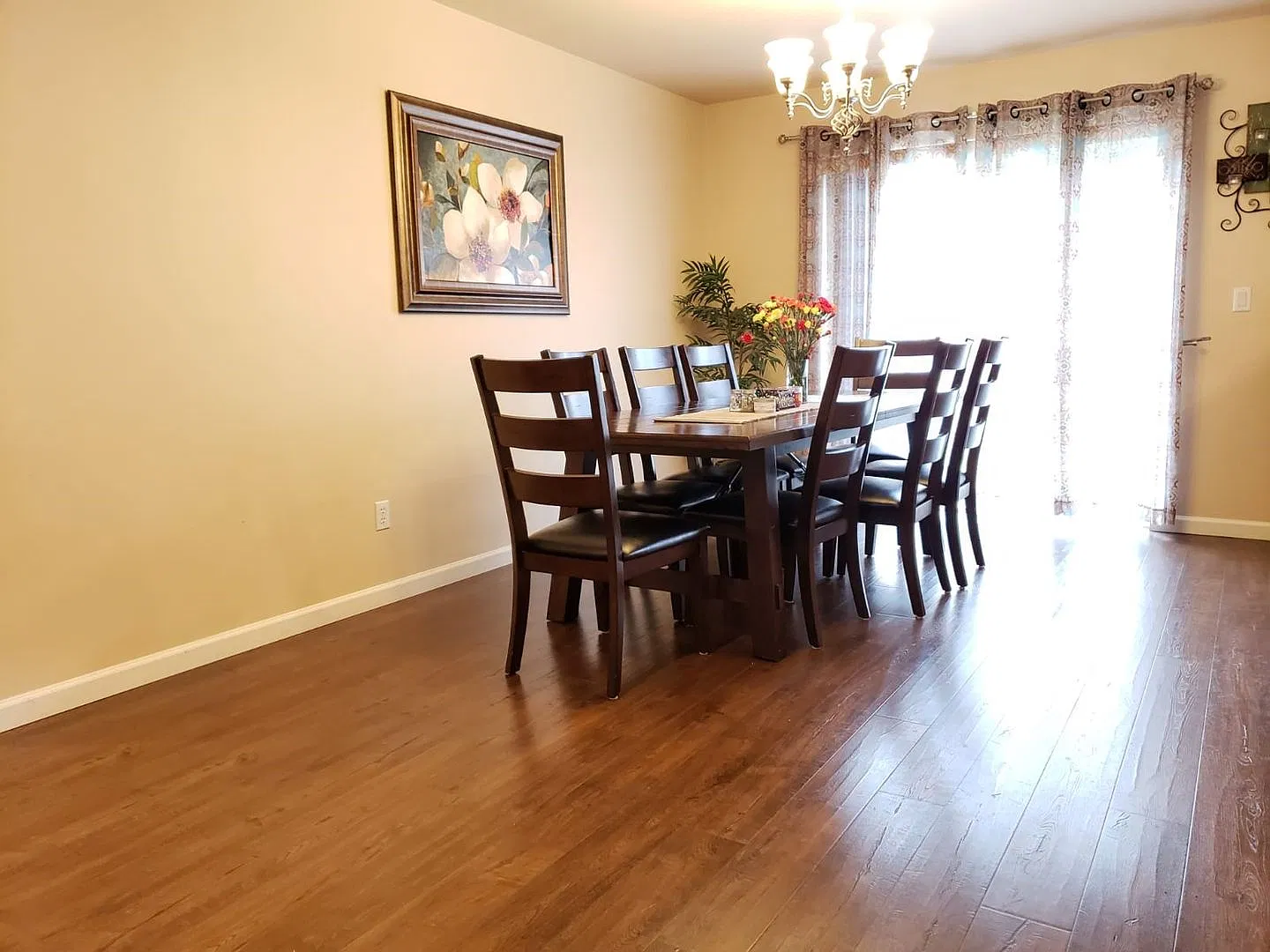 4Bed/3Bath Home with New Flooring Near Beaver Lake in Sammamish! — Photo 4