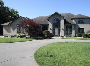 2260 Country Creek Ln, Belleville, IL 62223