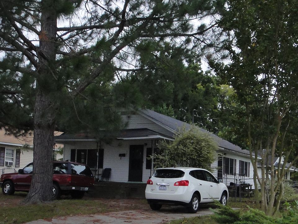 1st image of 207 W 12th St