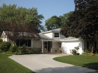 1514 E Lake Louise Dr, Palatine, IL 60074