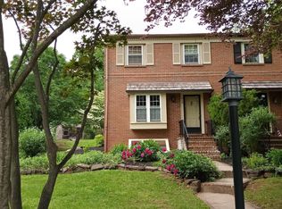 418 Saw Mill Ct, Norristown, PA 19401
