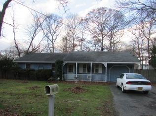 85 Wood Ave, Mastic, NY 11950